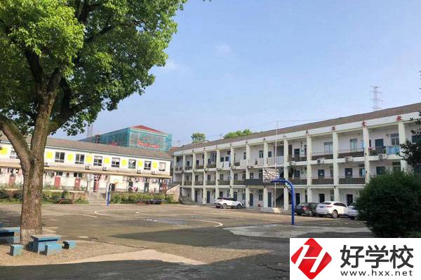 石門民族職業技術學校的辦學特色有哪些？