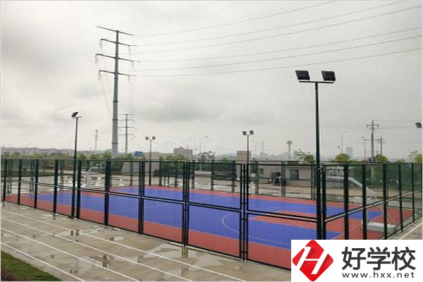 婁底市環宇中等職業技術學校運動場