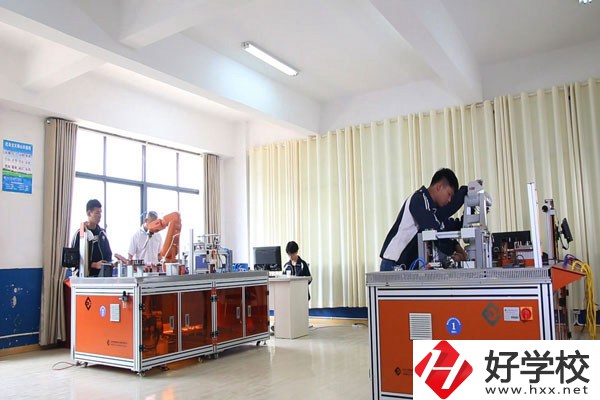 湘潭縣職業技術學校實訓室