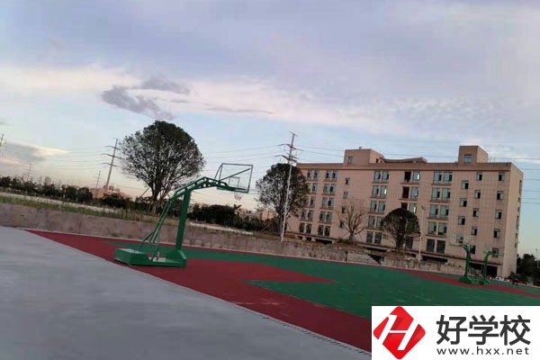 湘潭計算機技術學校是技校嗎？有什么專業？