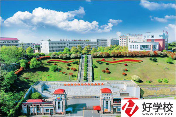 資興市職業技術學校大門