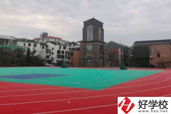 長沙科技工程學校有什么招生專業？學費貴嗎？
