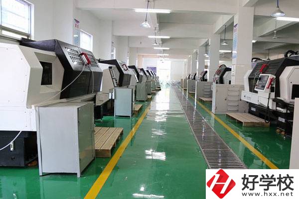 祁陽縣職業中等專業學校實訓室