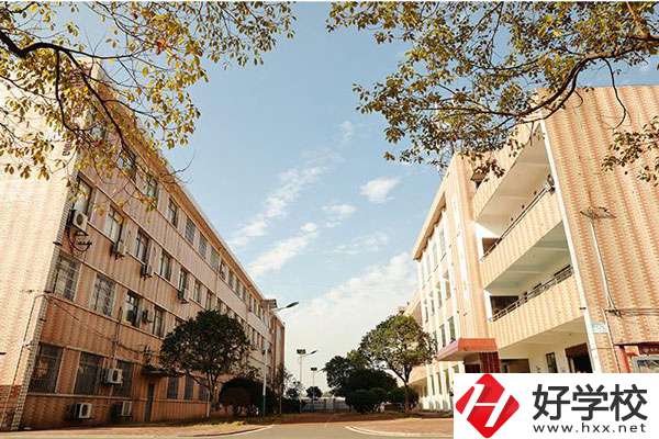 湘潭縣職業技術學院環境.jpg