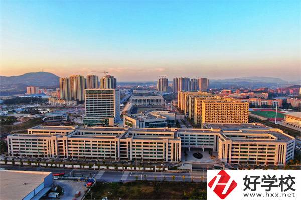 在湖南學外語可以讀什么職校？最新招生要求是什么？