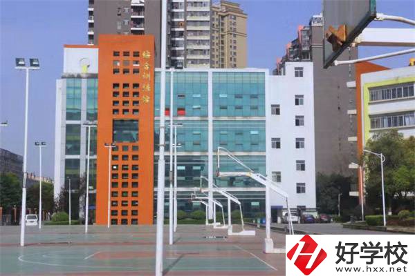 長沙有免學費的體育類中專嗎？開設有什么專業？