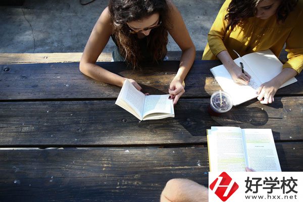 在懷化有什么職?？梢詫W習幼師？好不好？