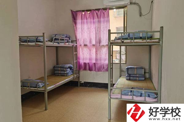 新化縣外事旅游職業學校有什么專業?在哪里?