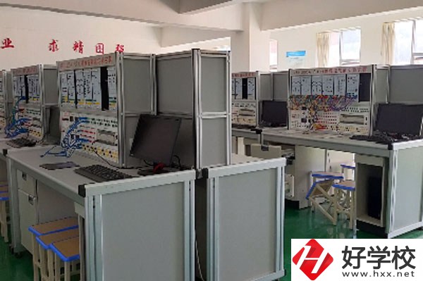 桂東縣職業教育中心實訓室