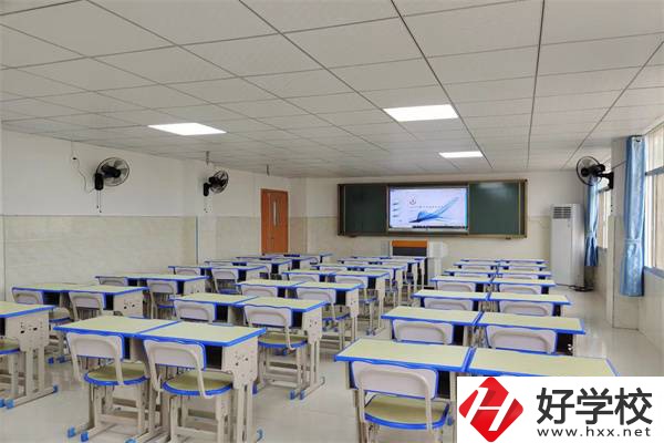 九嶷工業學校是私立的嗎？學費要多少一年？