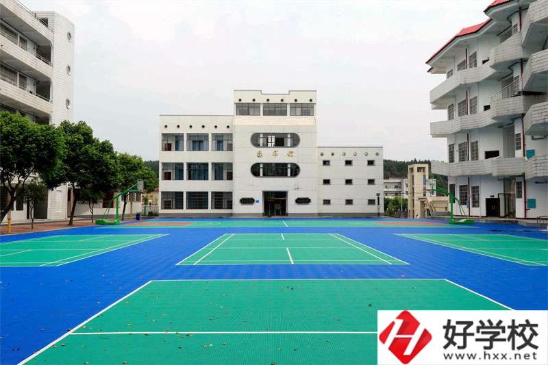 郴州理工職業技術學校圖書館
