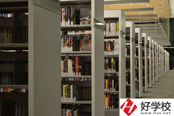 長沙鐵航職業中等技術學校有哪些專業？學費貴不貴？