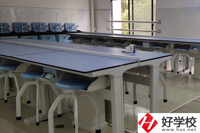 桑植縣民族文武職業學校實訓室