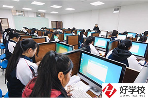 沅陵縣三維電腦職業學校實訓室