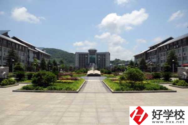 湘西州經濟貿易學校開設了哪些專業？學費是多少？