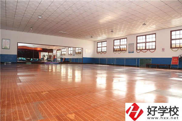 湖南省交通科技中等職業技術學校禮儀實訓室