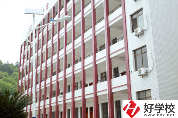衡山縣科技中等專業學校教學樓