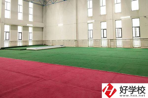 婁底市環宇中等職業技術學校實訓室