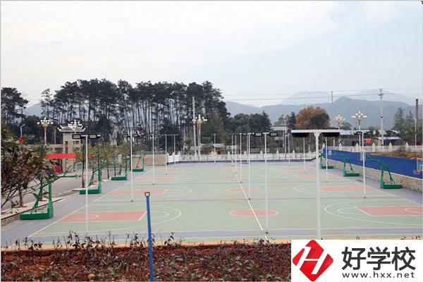 懷化市靖州縣職業中專學校運動場