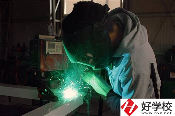 在湖南選擇技校就讀有什么優勢？讀技校怎么樣？
