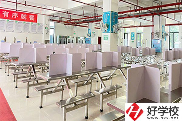 岳陽市網絡工程職業技術學校食堂