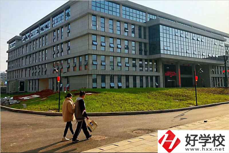 株洲市工業中等專業學校有哪些特色專業?