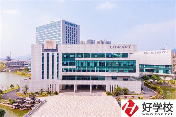 在湖南學外語可以讀什么職校？最新招生要求是什么？