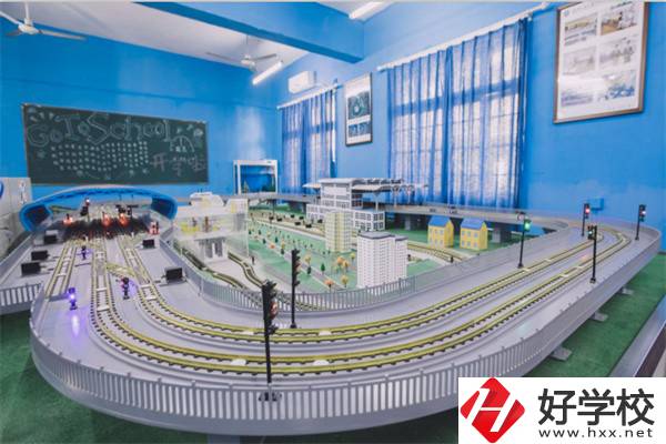 株洲軌道交通職業技術學校實訓室