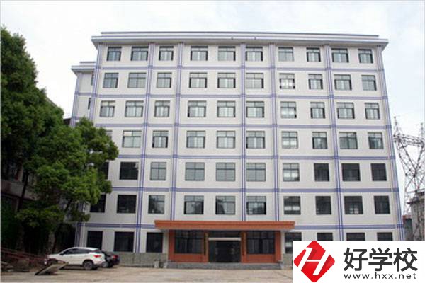 岳陽臨湘市職業中專學校實訓室