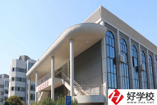 醴陵市陶瓷煙花職業技術學校食堂