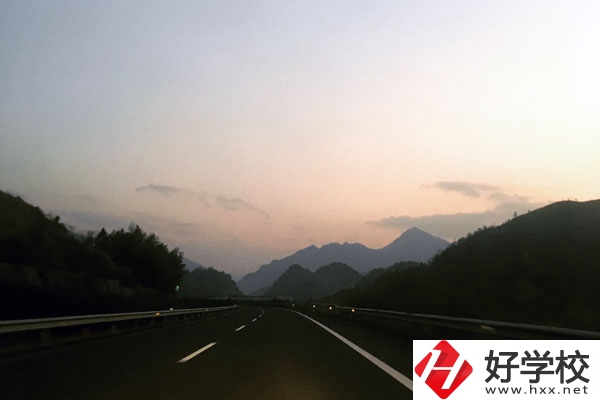 常德財經中等專業學校重點建設的專業有哪些？