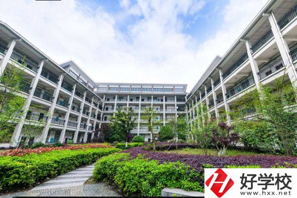 湘西有學習中西面點的學校嗎？專業好就業嗎？
