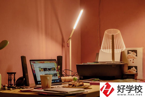 寧遠縣九峰職業中專學校好不好？宿舍怎么樣？