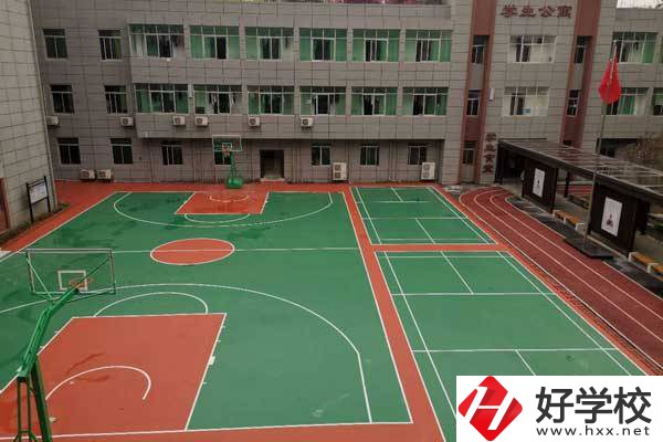 長沙康明職業中專學校環境怎么樣？有哪些專業？