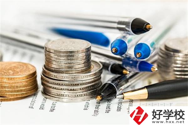 湖南初中畢業讀五年制大專學什么專業好？讀了有用嗎？