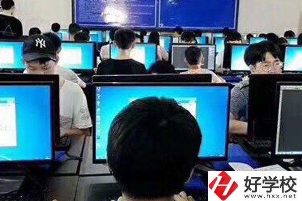 邵陽市精英職業技術學校實訓室