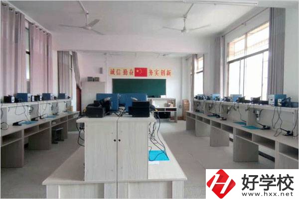 常寧市正雄職業技術學校實訓室