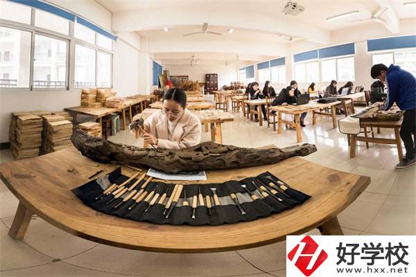 湘西有學習中西面點的學校嗎？專業好就業嗎？