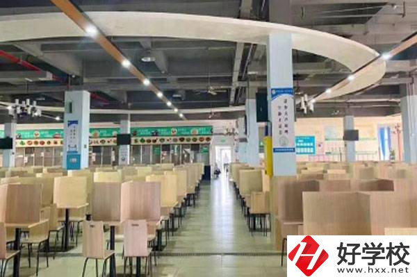 長沙經貿職業中專有哪些招生專業？學費是多少？