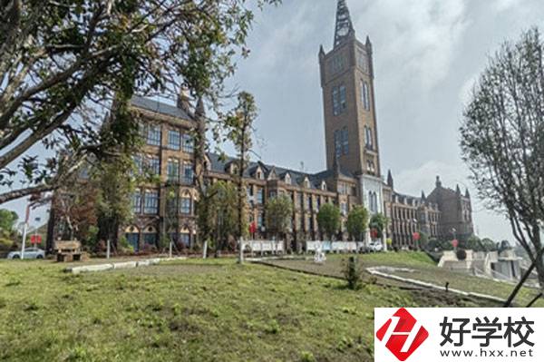 長沙市拔萃中等職業學校好不好?學費貴嗎?