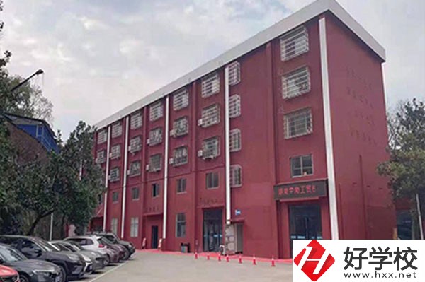 湖南中南工貿技工學校教學樓