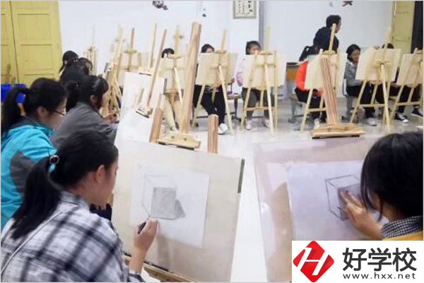 岳陽市網絡工程職業技術學校實訓室