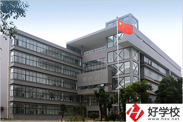 在湘潭，有哪些技校是公辦的？