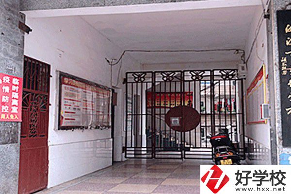 漣源市藝術學校是公辦還是民辦？學費貴不貴？
