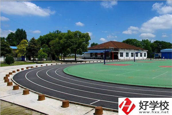 麻陽苗族自治縣職業中等專業學校操場