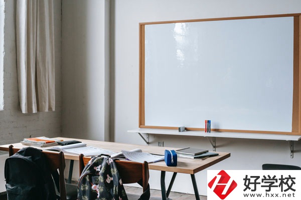 湖南省耒陽師范學校宿舍有沒有空調？寢室壞境怎么樣？