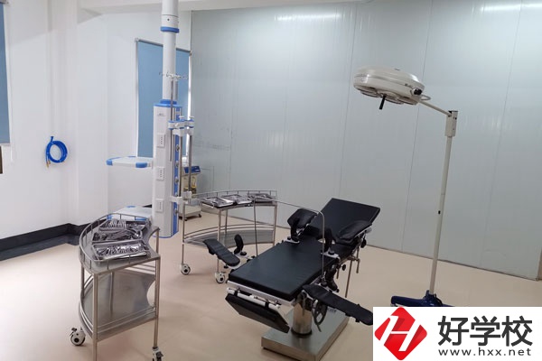 瀟湘衛生職業中專實訓室