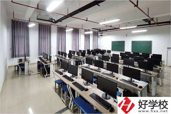 株洲第一職業技術學校實訓室