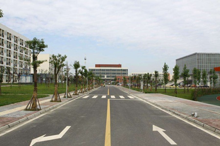 崇州電子職業技術學校