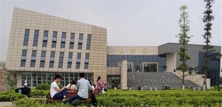 夾江縣云吟職業中學校